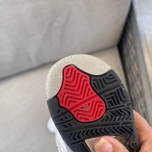 Jordan 4 - Picture 4 of 5